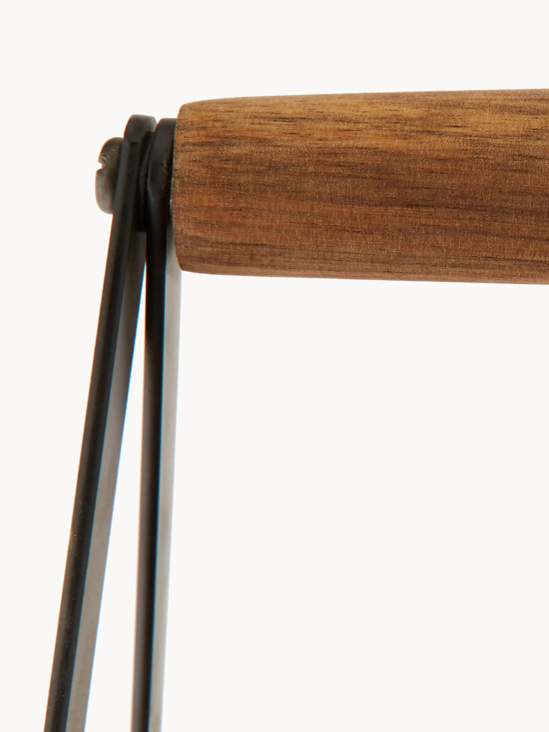 Alzatina a più livelli in legno di acacia Serve
