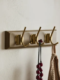 Appendiabiti da parete in legno fatto a mano Edgy