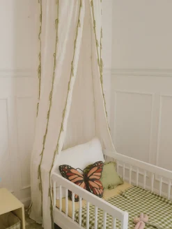 Baldacchino per letto bambini fatto a mano Swan Lake