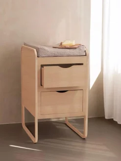 Comodino con fasciatoio Form