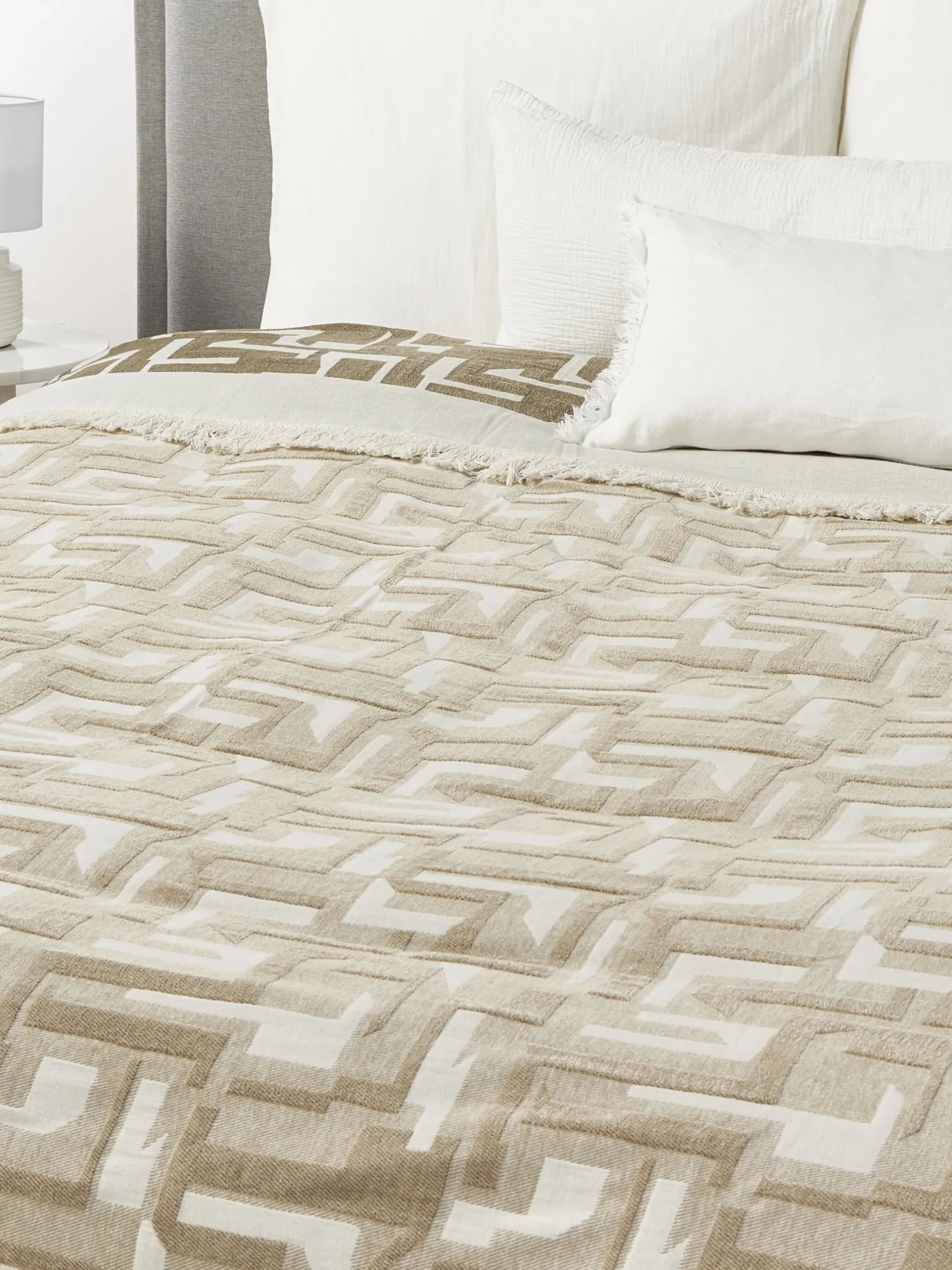 Copriletto jacquard con frange Fran