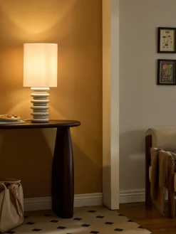 Grande lampada da tavolo con base in legno Nicolas