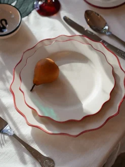 Piatto da colazione dipinto a mano Scalloped
