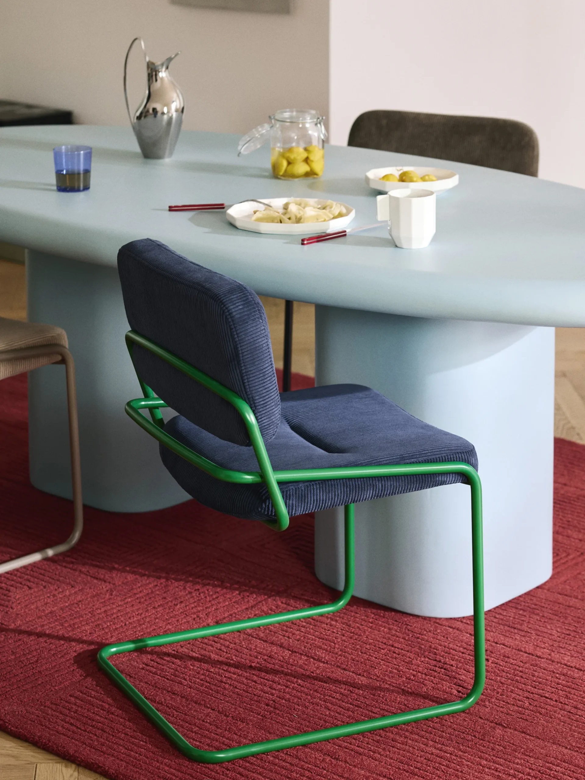 Sedia cantilever in velluto a coste Don
