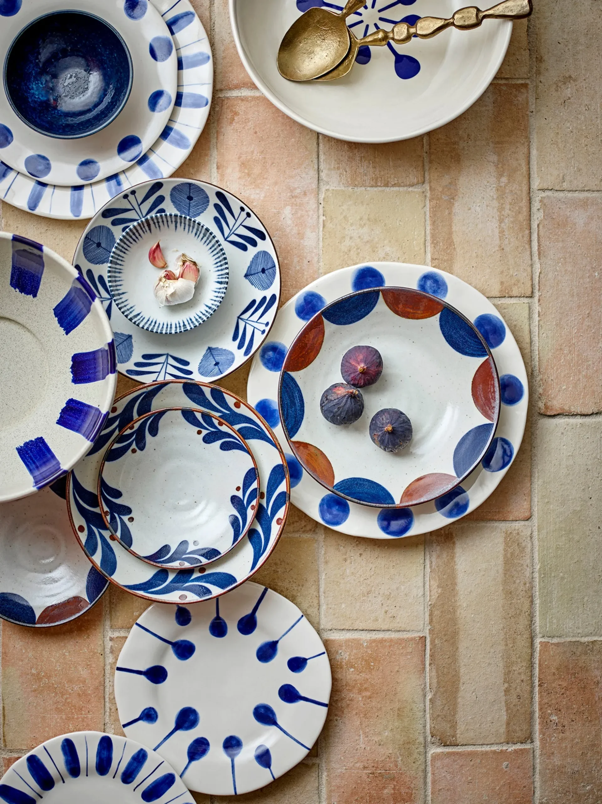 Set di 3 piatti da colazione dipinti a mano Linora