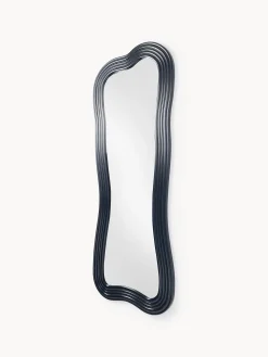 Specchio da parete con cornice ondulata Cosimo
