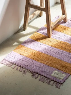 Tappeto in cotone tessuto a mano con frange Chindi